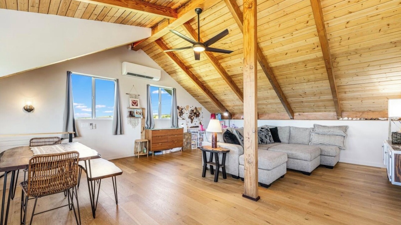 Photo of Livingroom in Waialee