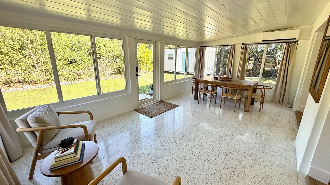 Photo of Livingroom in Seven Acres