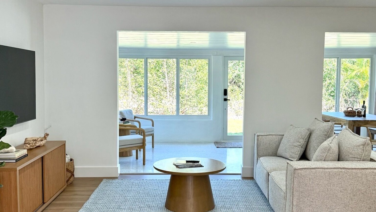 Photo of Livingroom in Seven Acres