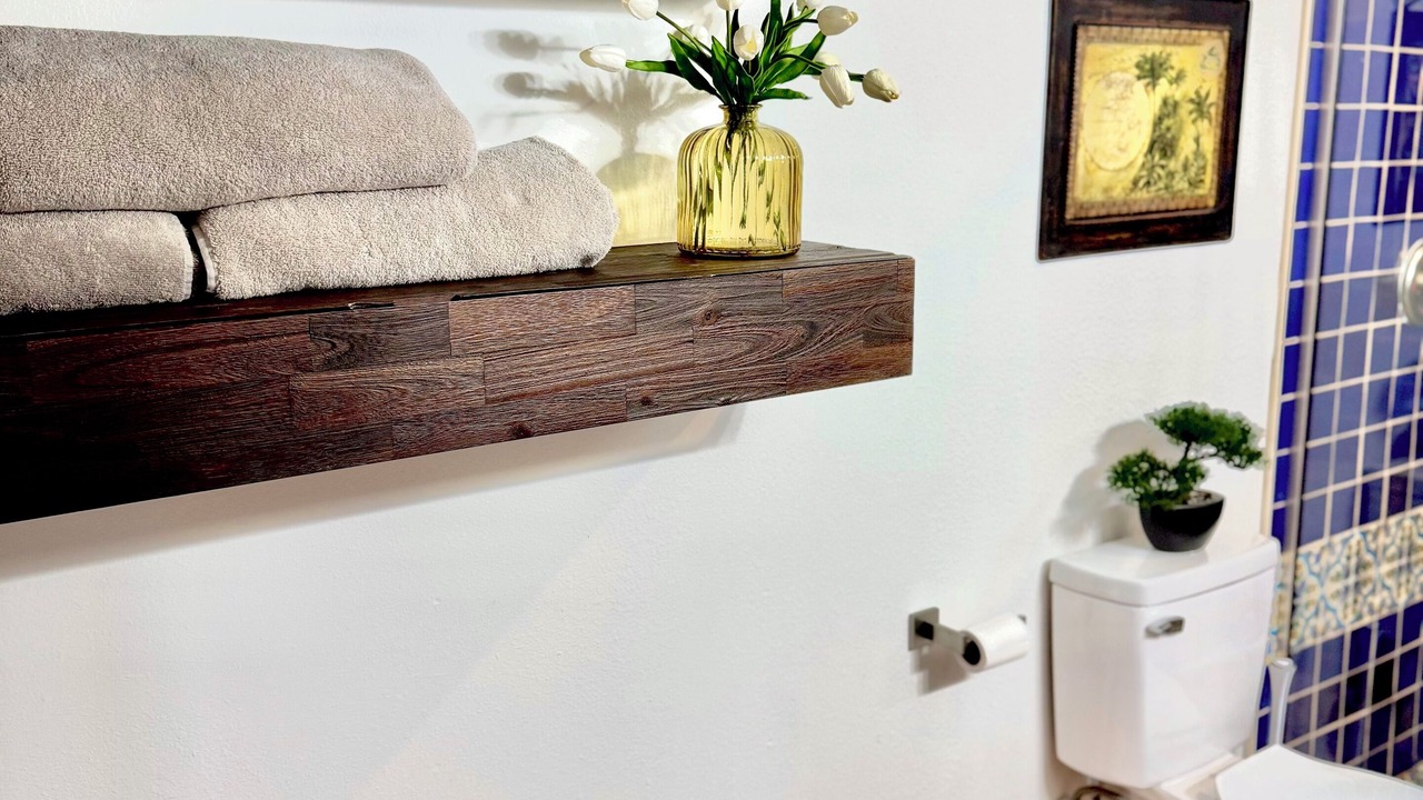 Photo of Bathroom in River Road