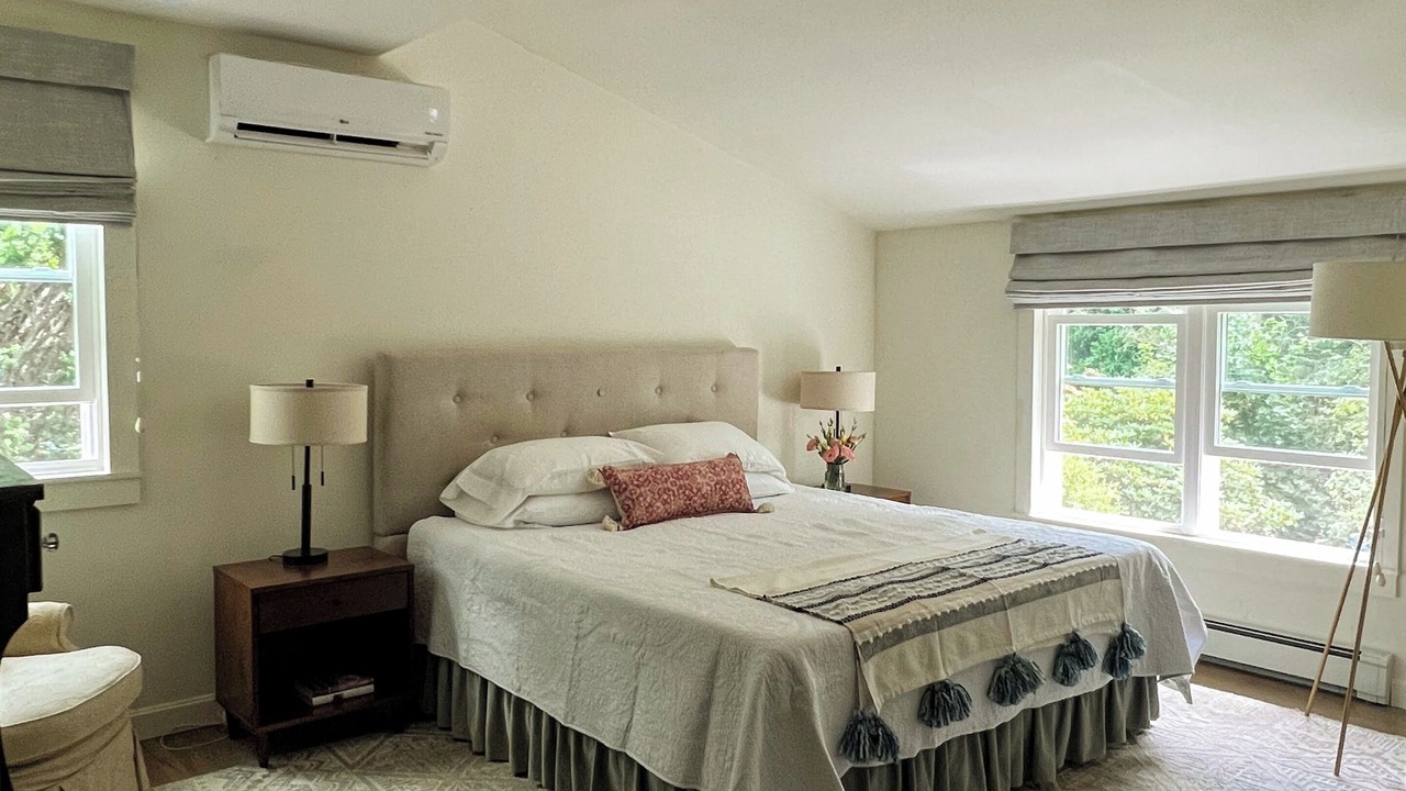 Photo of Bedroom in Wakefield-Peacedale