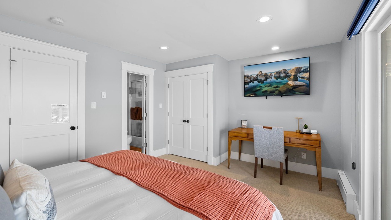 Photo of Bedroom in Tahoya Shores