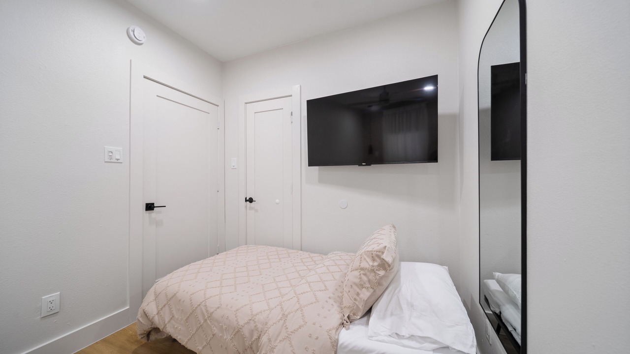 Photo of Bedroom in Greater East End