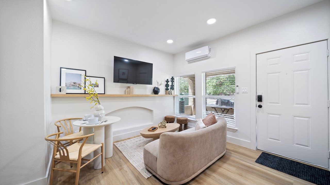 Photo of Livingroom in Greater East End