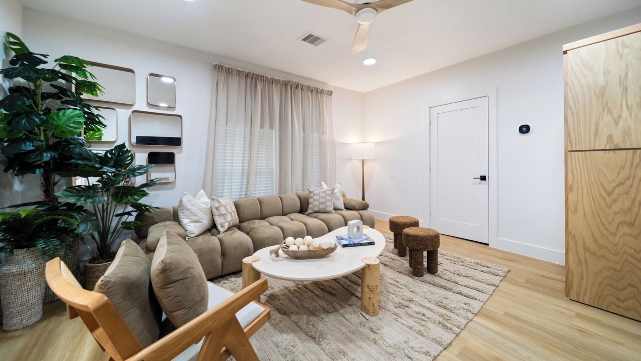 Photo of Livingroom in Greater East End