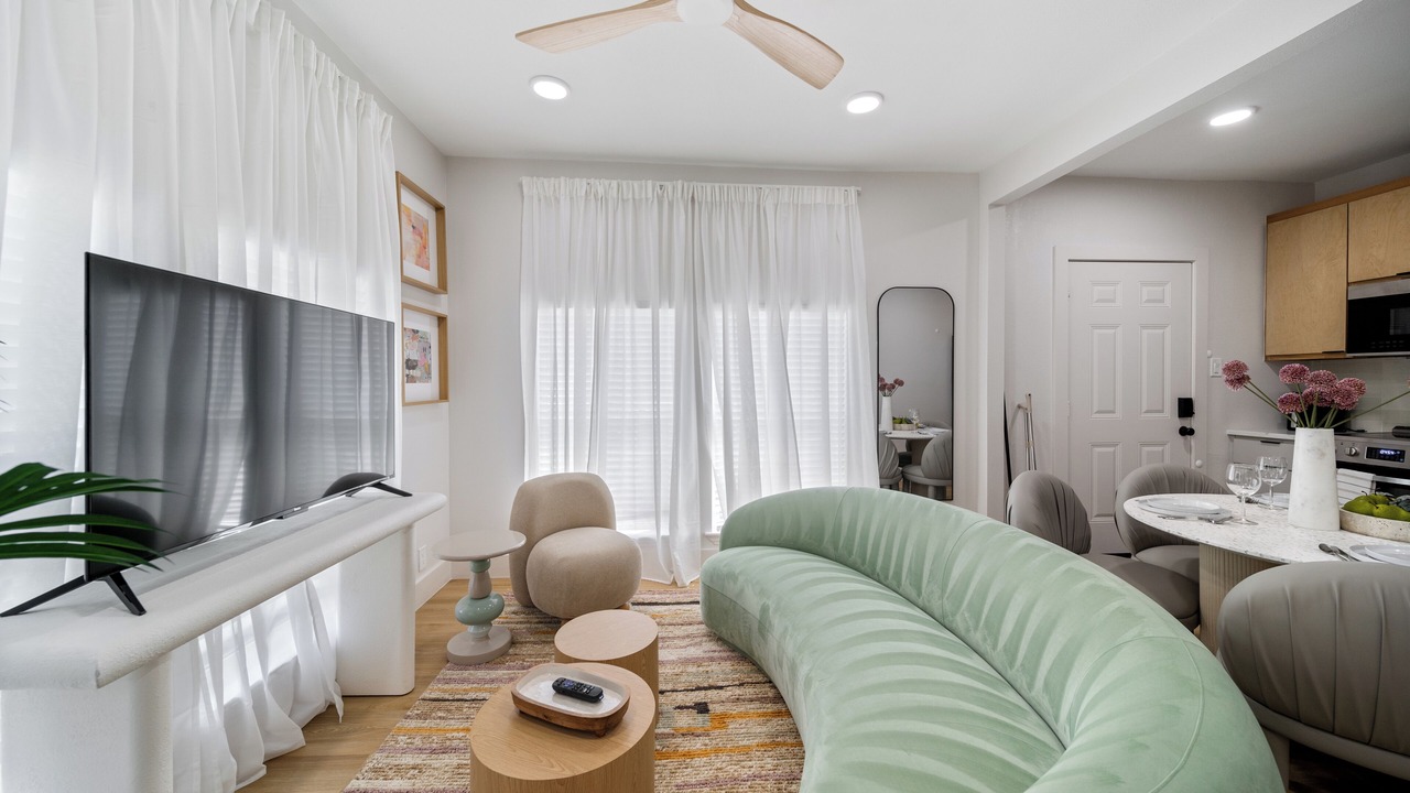 Photo of Livingroom in Greater East End