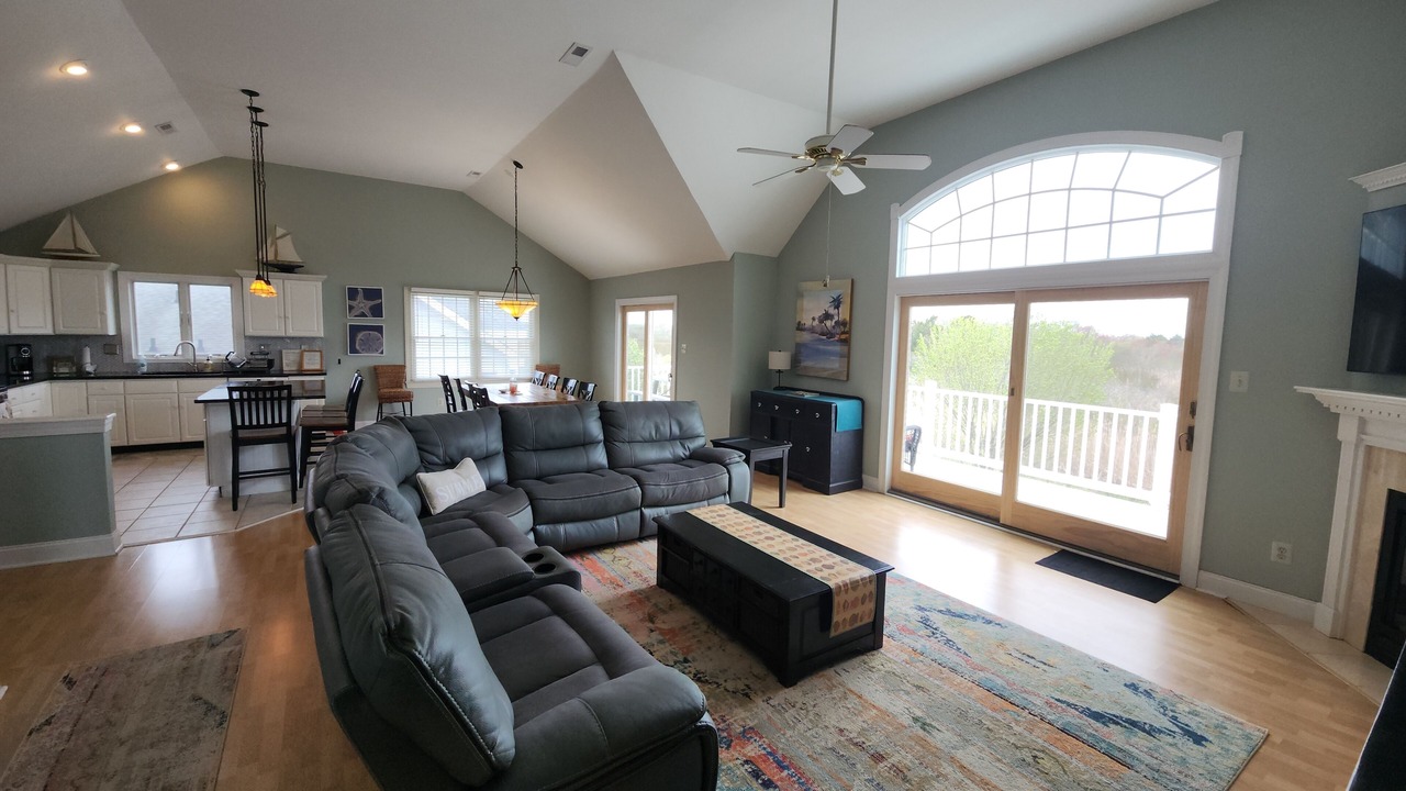 Photo of Livingroom in Admiral Estates