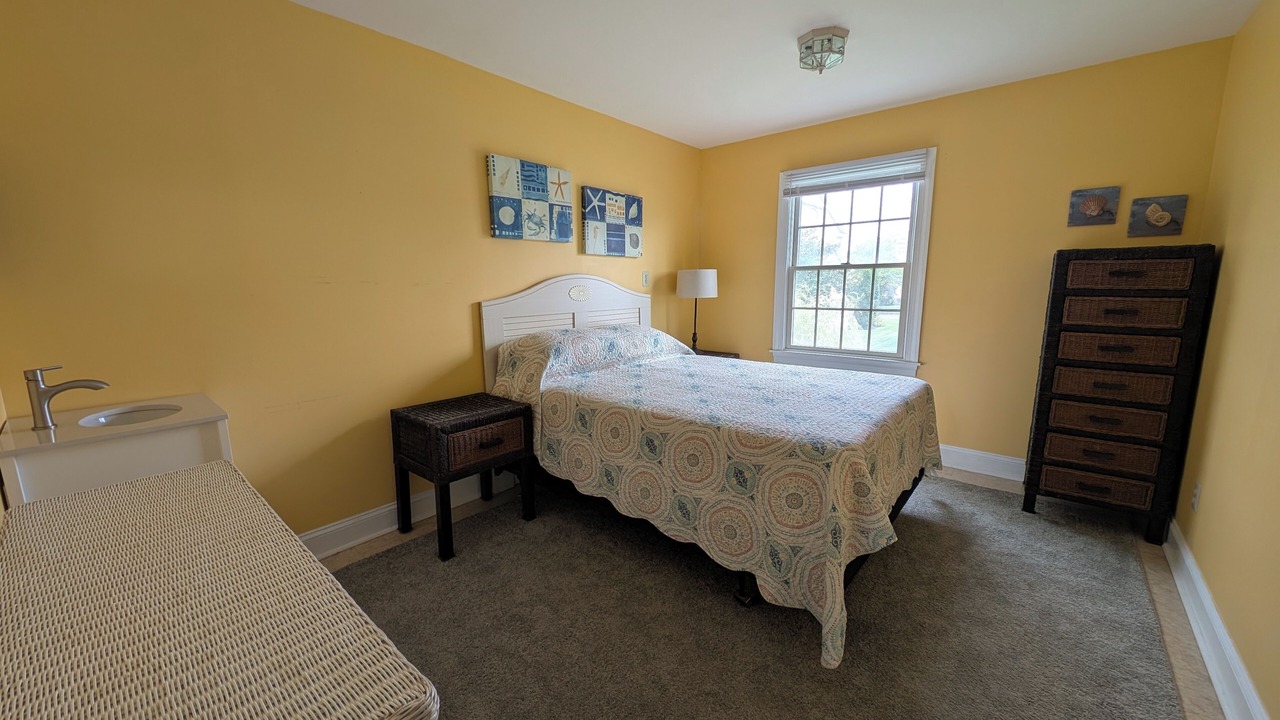 Photo of Bedroom in Admiral Estates