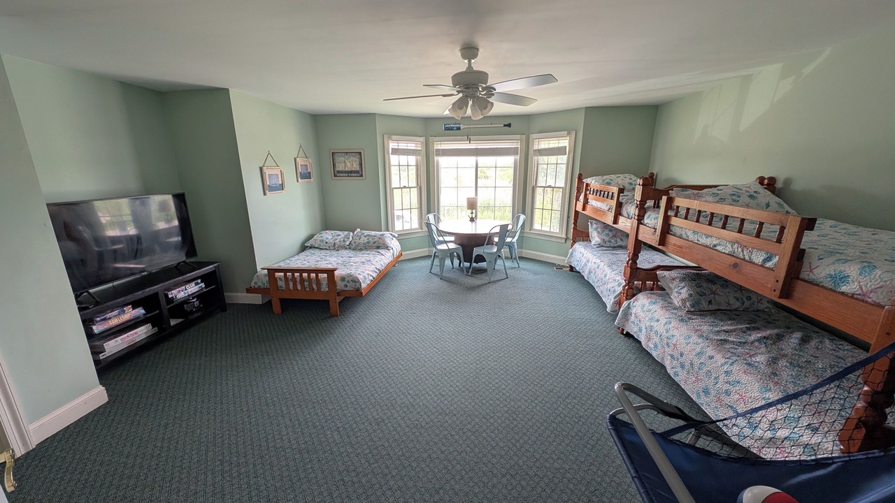 Photo of Bedroom in Admiral Estates