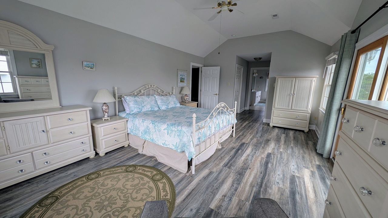 Photo of Bedroom in Admiral Estates