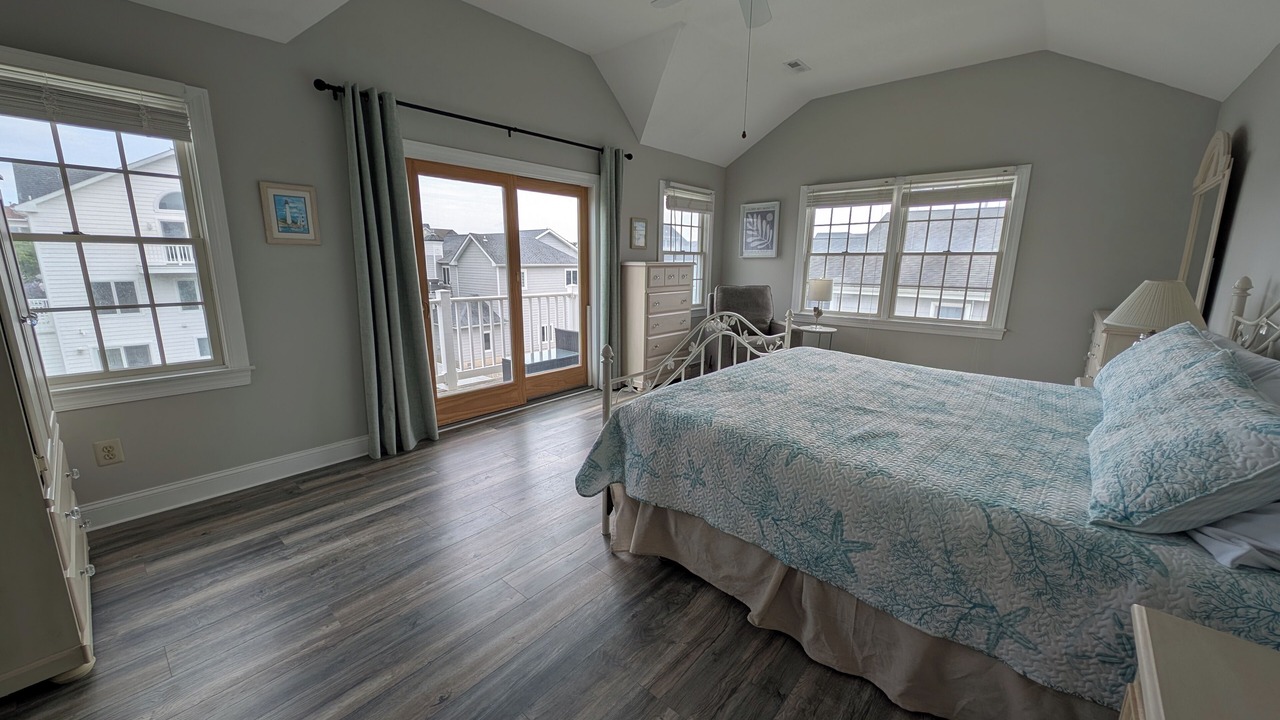 Photo of Bedroom in Admiral Estates