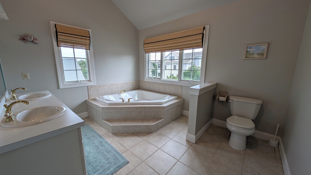 Photo of Bathroom in Admiral Estates