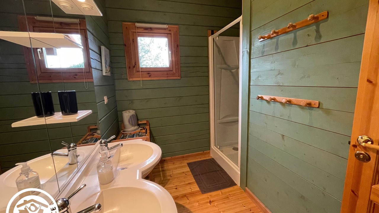 Photo of Bathroom in Reaumur