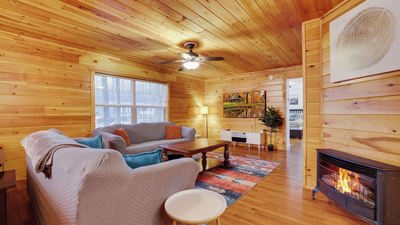 Photo of Livingroom in Hickory Hills