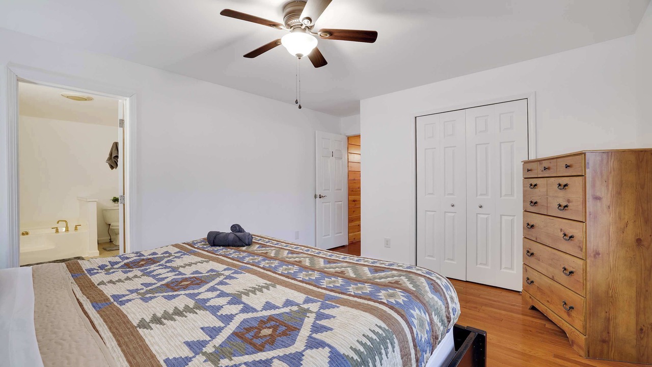 Photo of Bedroom in Hickory Hills