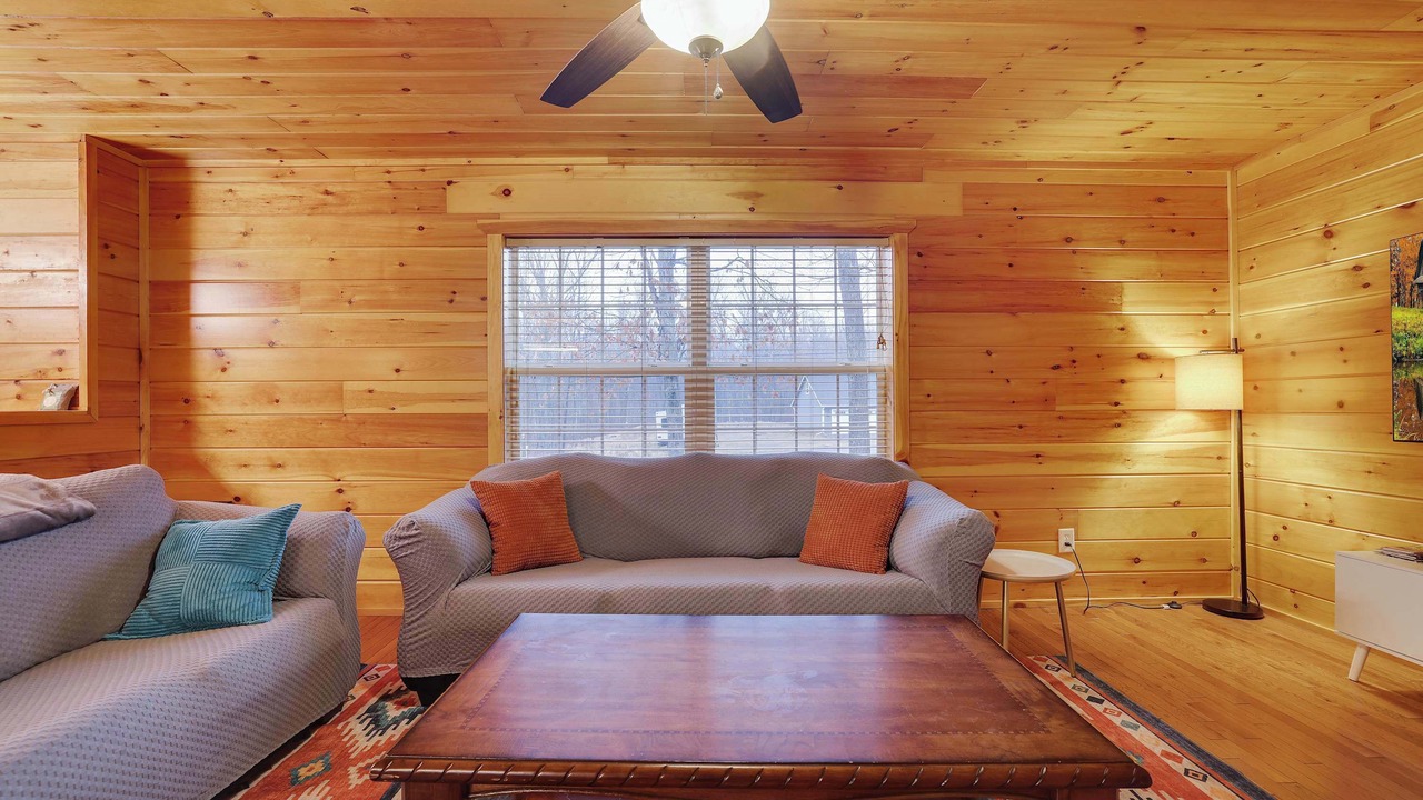 Photo of Livingroom in Hickory Hills