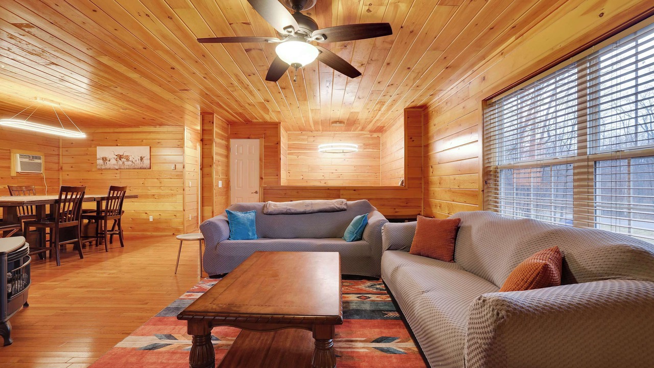 Photo of Livingroom in Hickory Hills