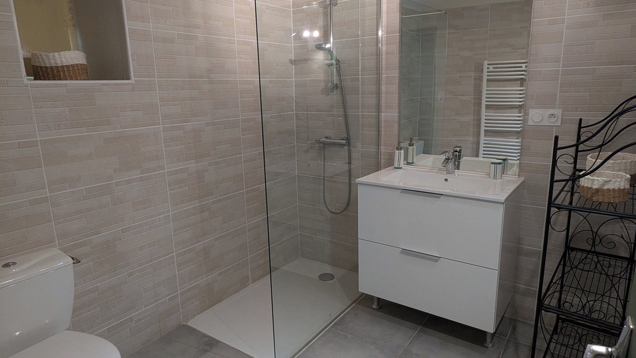 Photo of Bathroom in Orthoux-Serignac-Quilhan