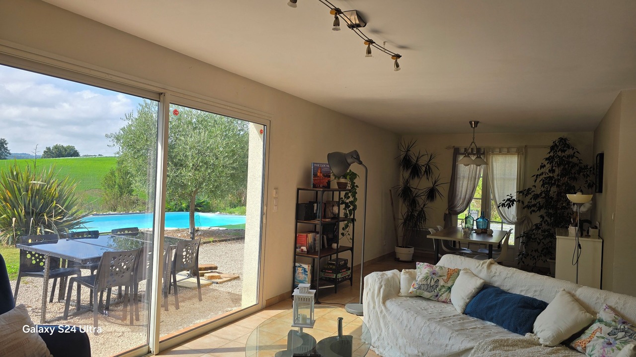 Photo of Livingroom in Coueilles