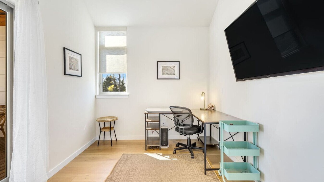 Photo of Others in North Beacon Hill