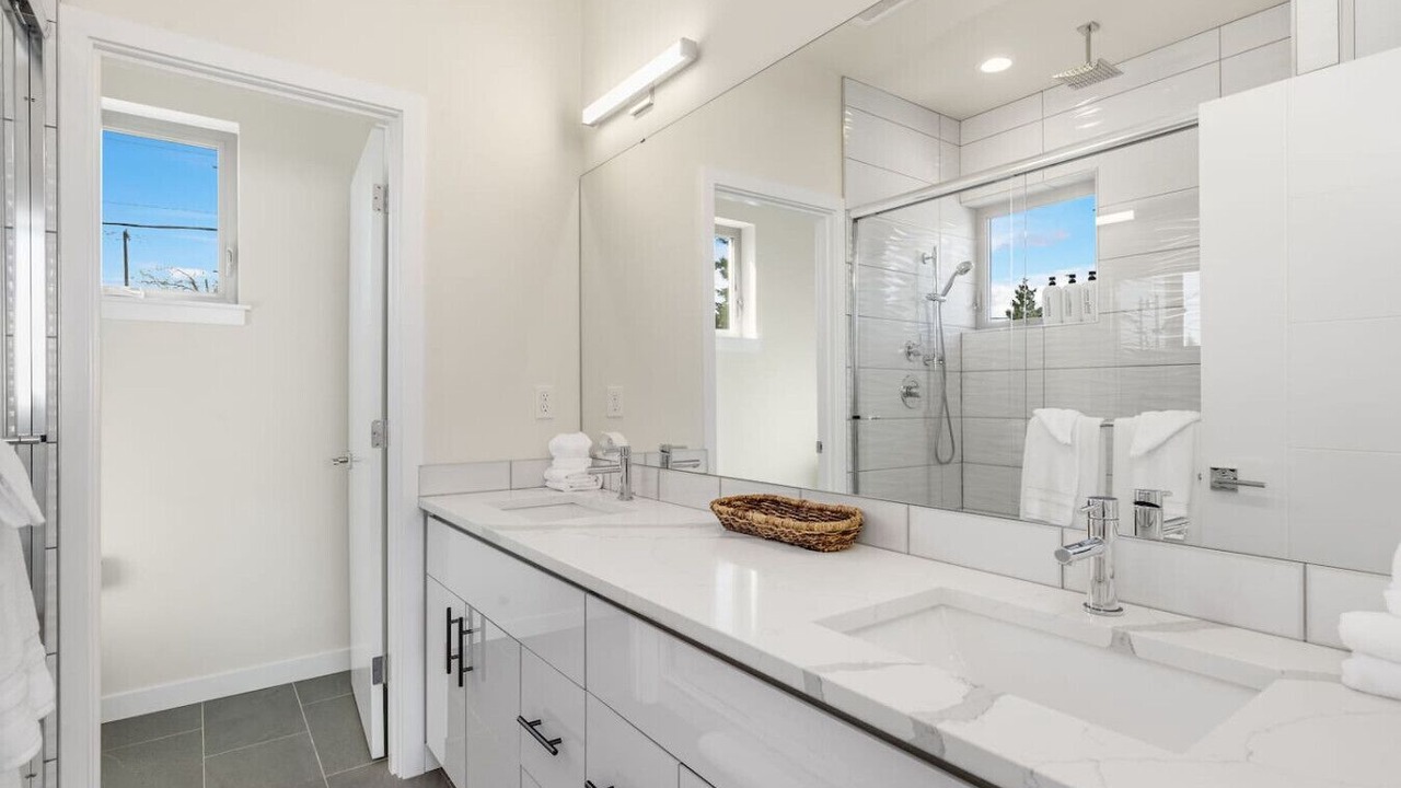 Photo of Bathroom in North Beacon Hill