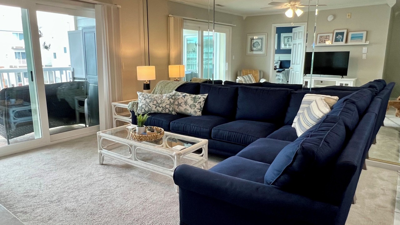 Photo of Livingroom in Heron Harbour Isle