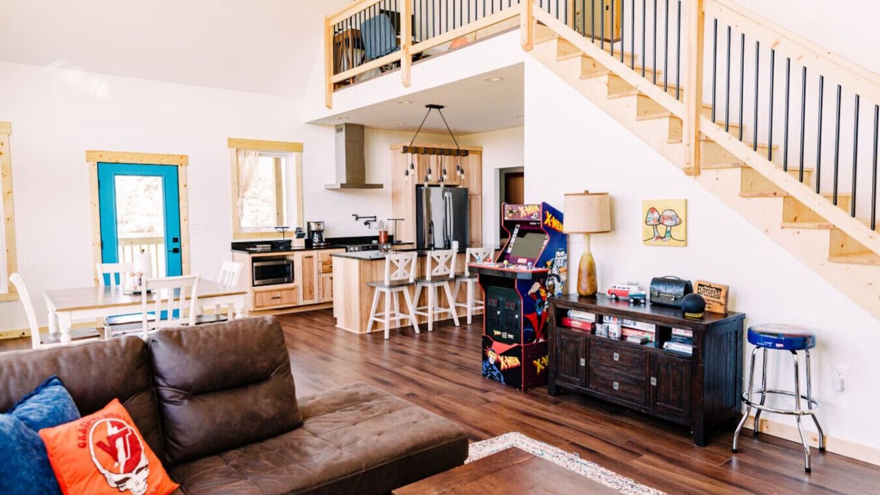 Photo of Livingroom in New River