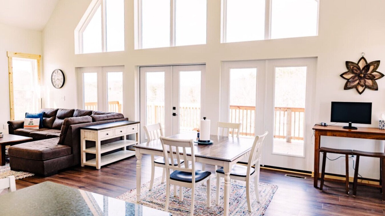 Photo of Livingroom in New River