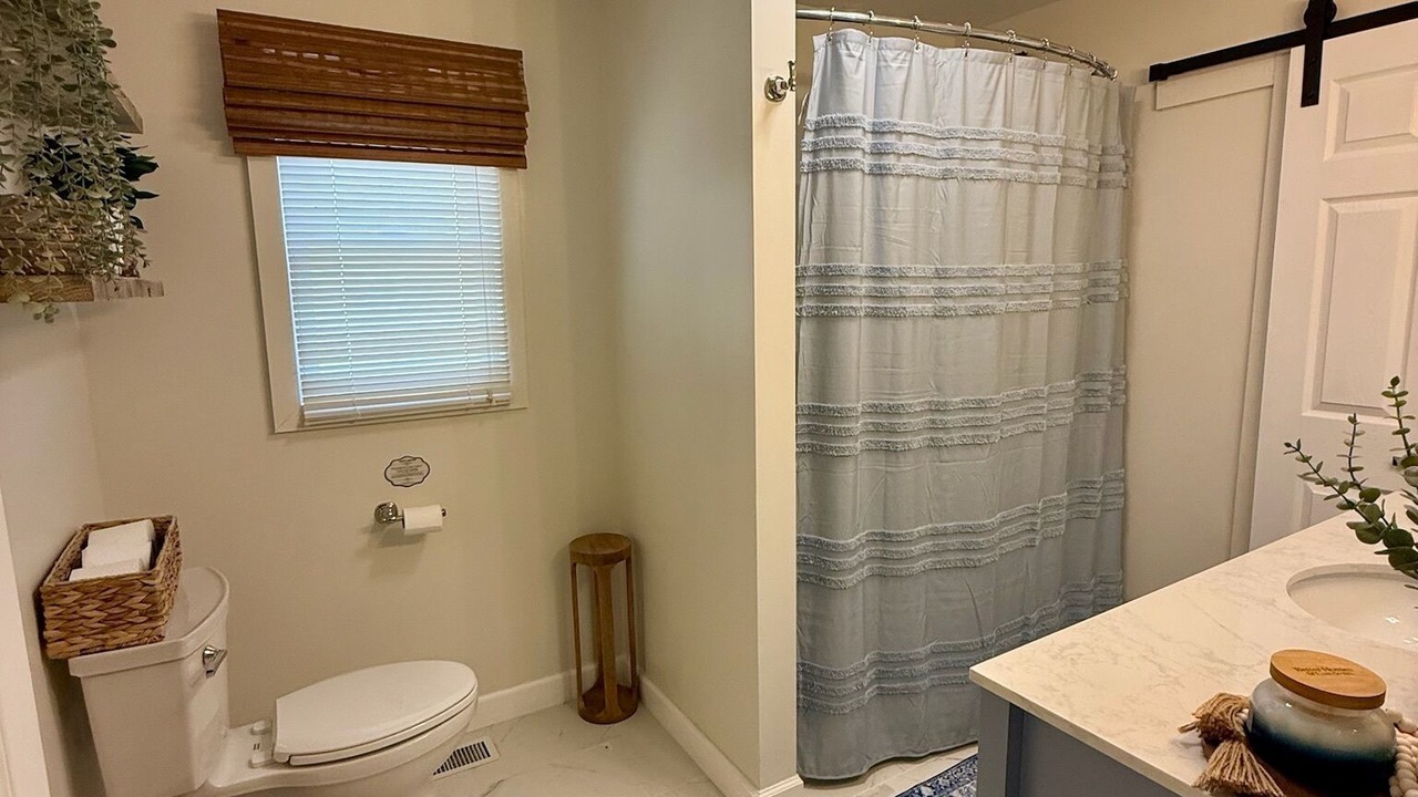 Photo of Bathroom in Unaka