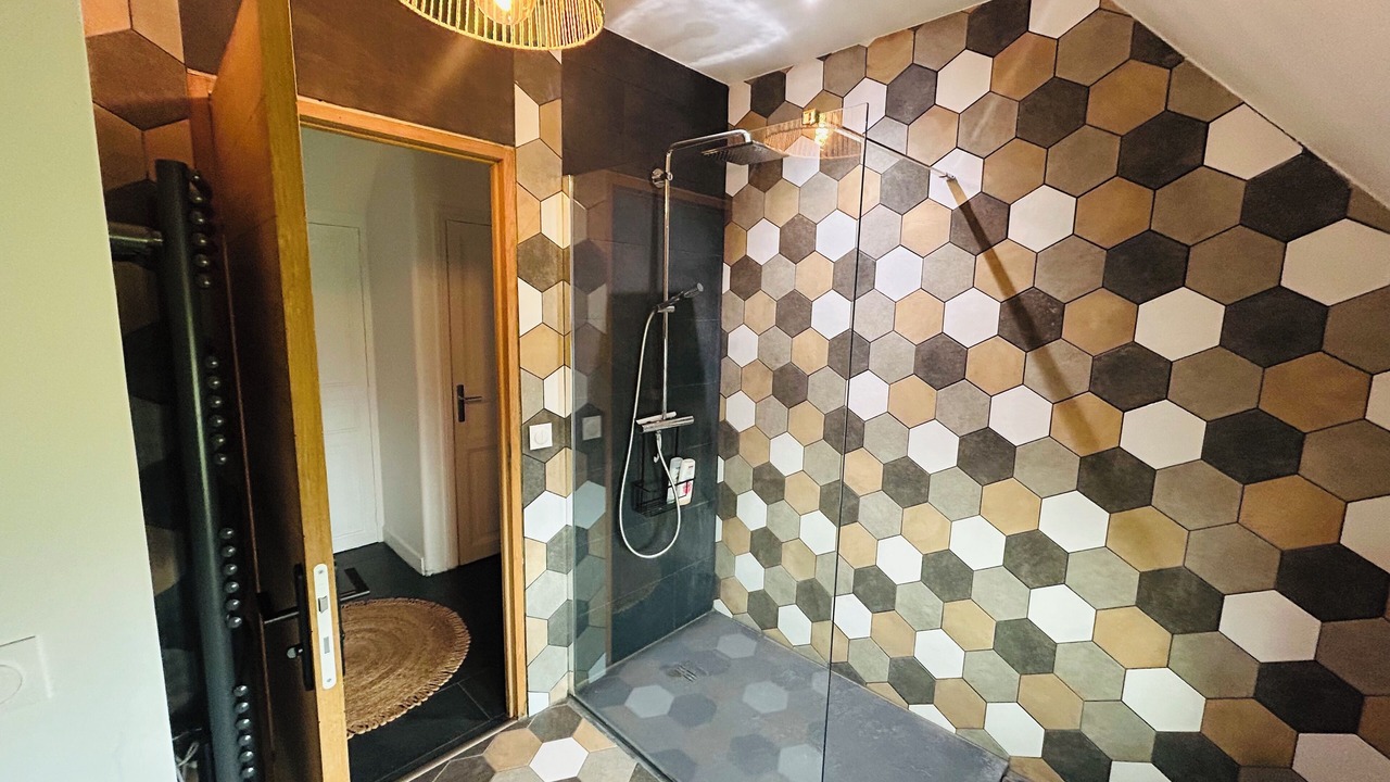 Photo of Bathroom in Lorleau