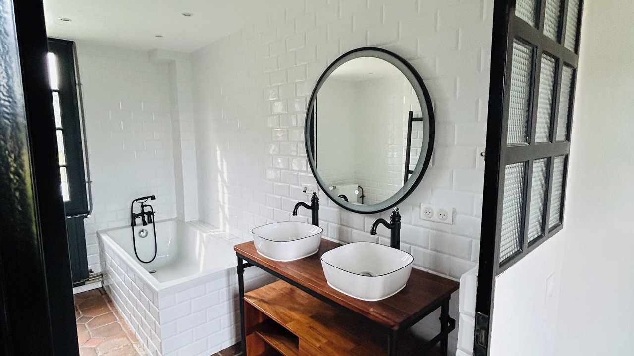 Photo of Bathroom in Lorleau