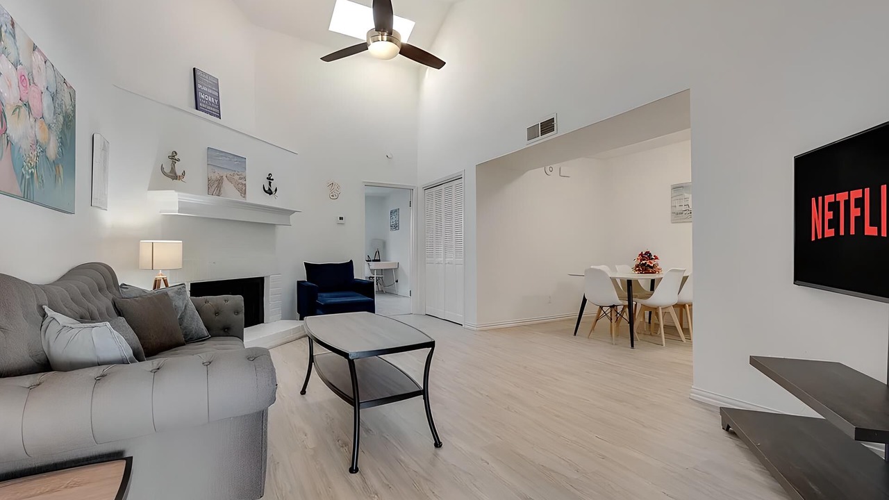 Photo of Livingroom in Northeast Dallas