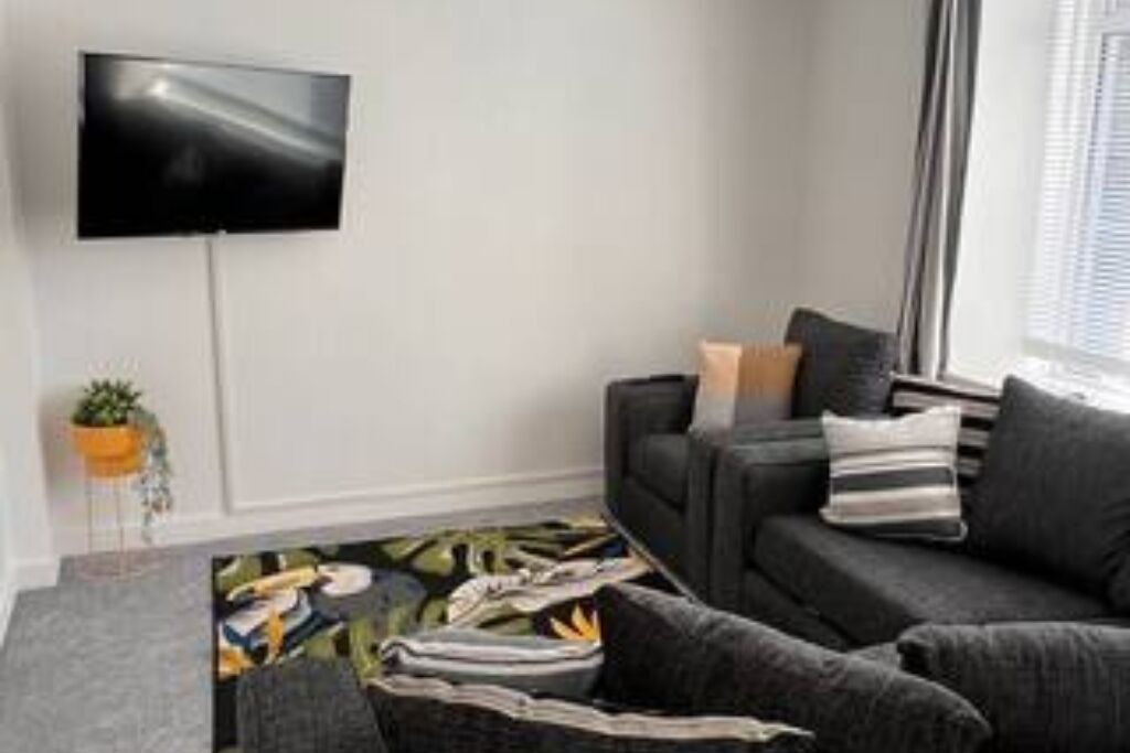 Photo of Livingroom in Trelewis