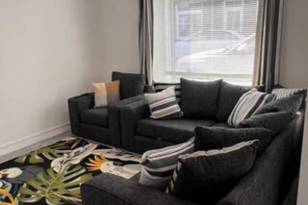 Photo of Livingroom in Trelewis