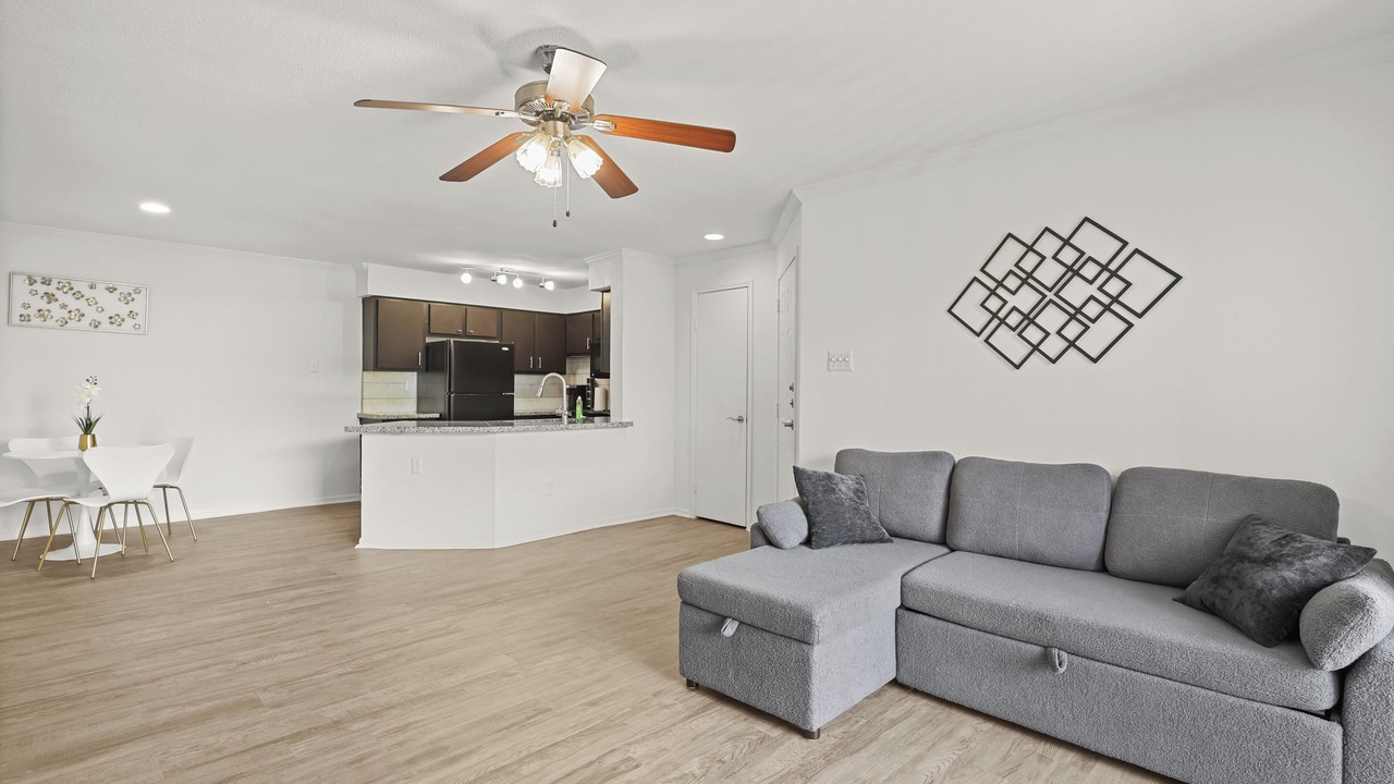 Photo of Livingroom in Astrodome