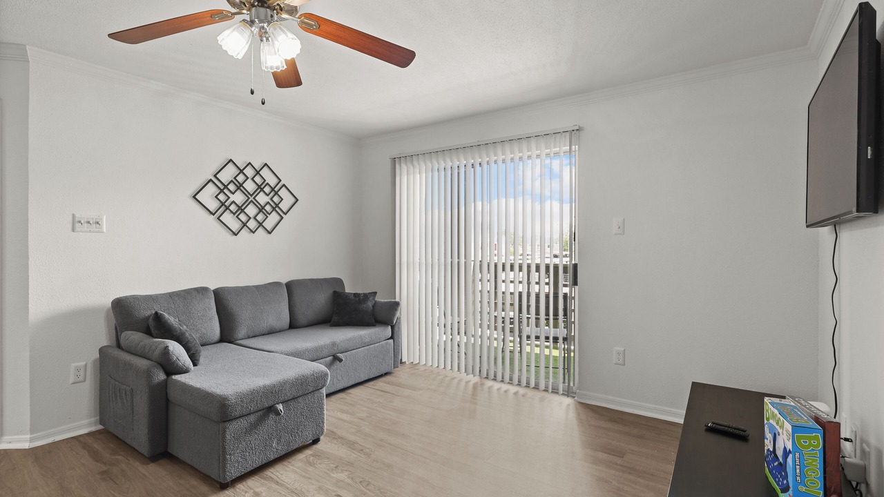 Photo of Livingroom in Astrodome