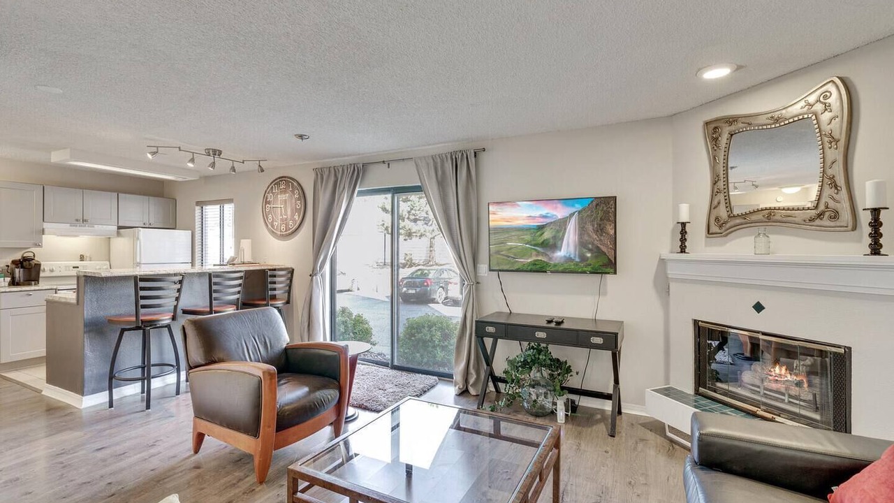 Photo of Livingroom in Englewood