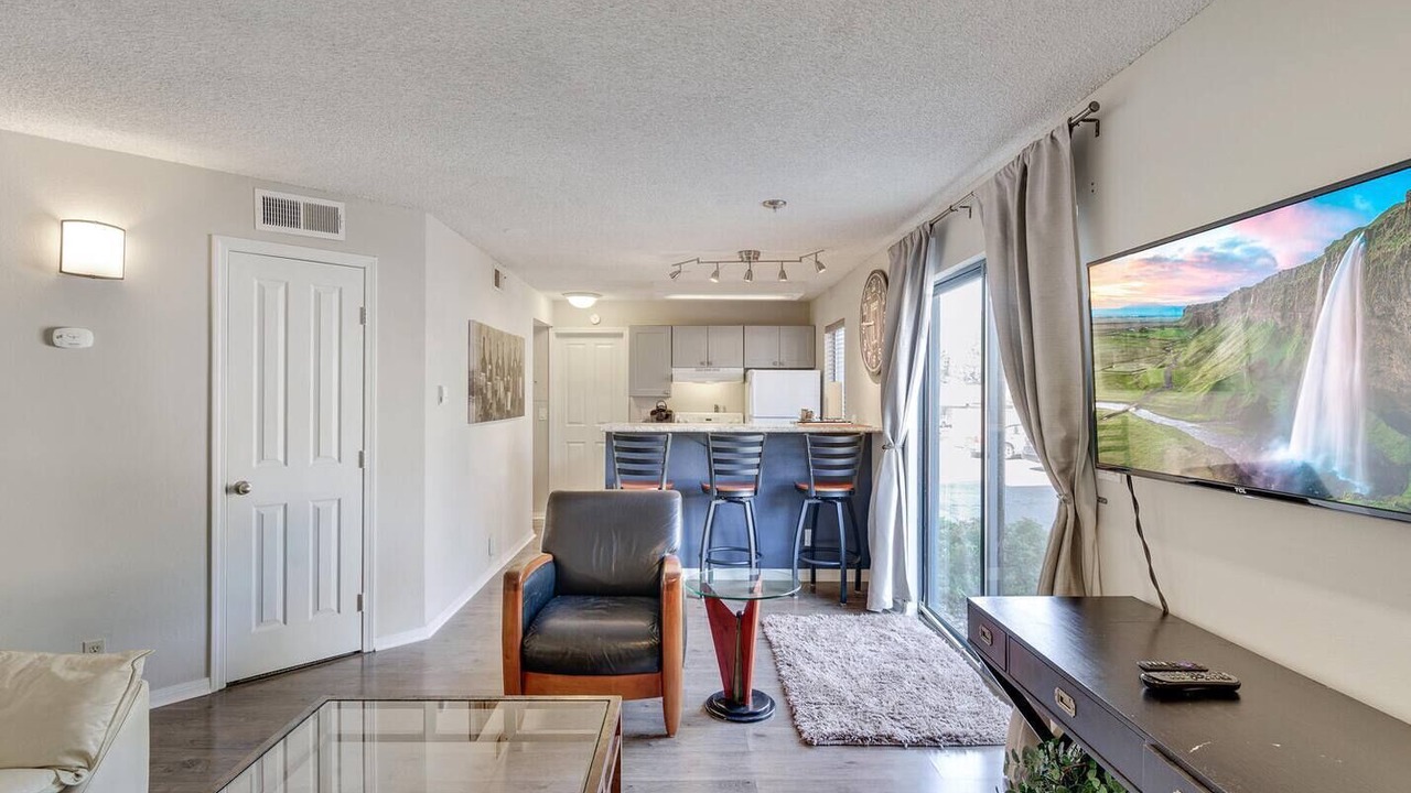 Photo of Livingroom in Englewood