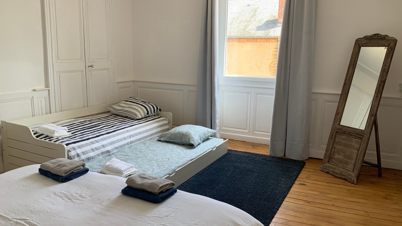 Photo of Bedroom in Parce-sur-Sarthe