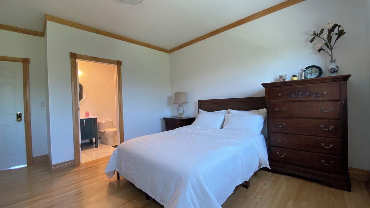 Photo of Bedroom in Greater Napanee