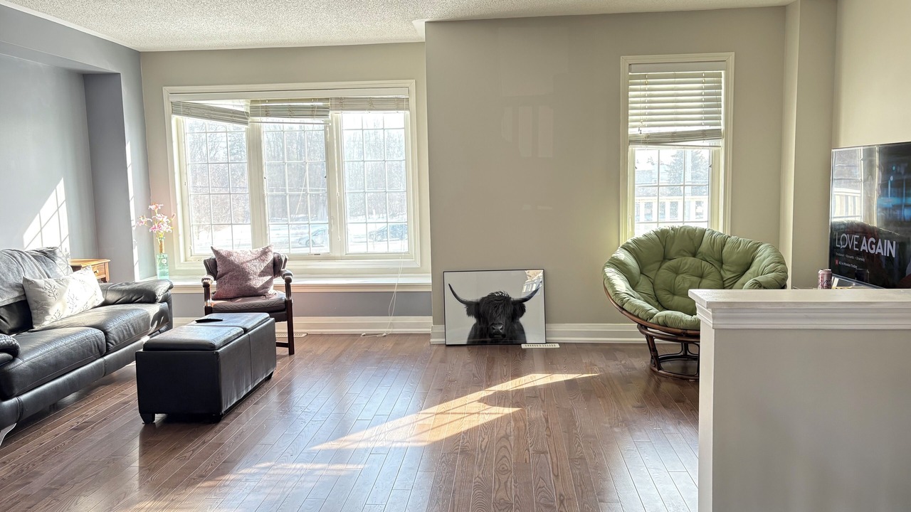 Photo of Livingroom in Pickering