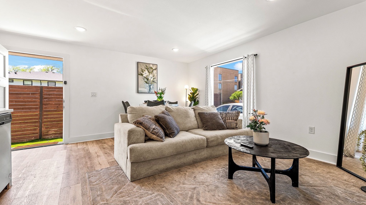 Photo of Livingroom in Old East Dallas