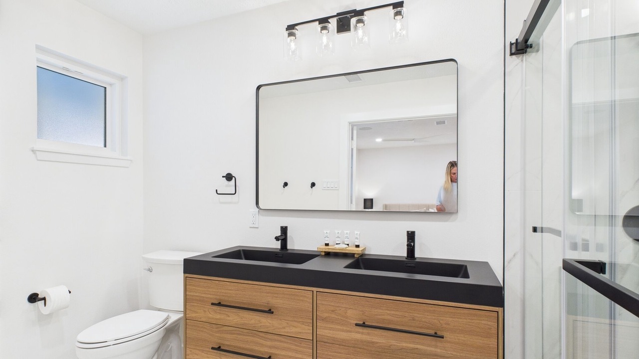 Photo of Bathroom in Willis