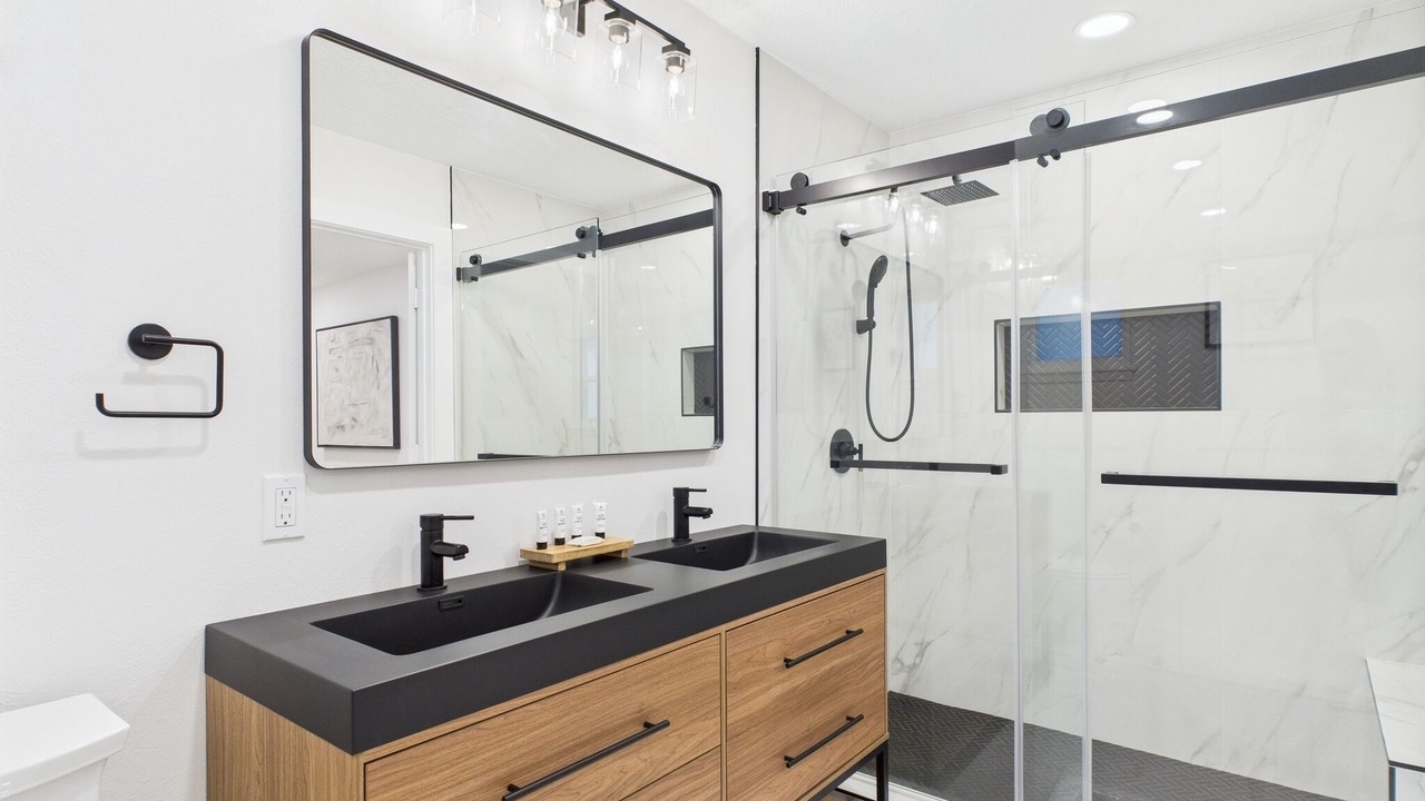 Photo of Bathroom in Willis