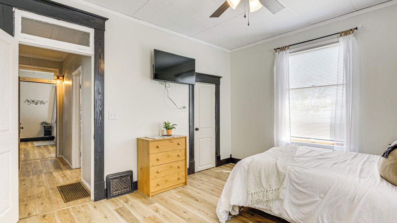 Photo of Bedroom in Mount Vernon