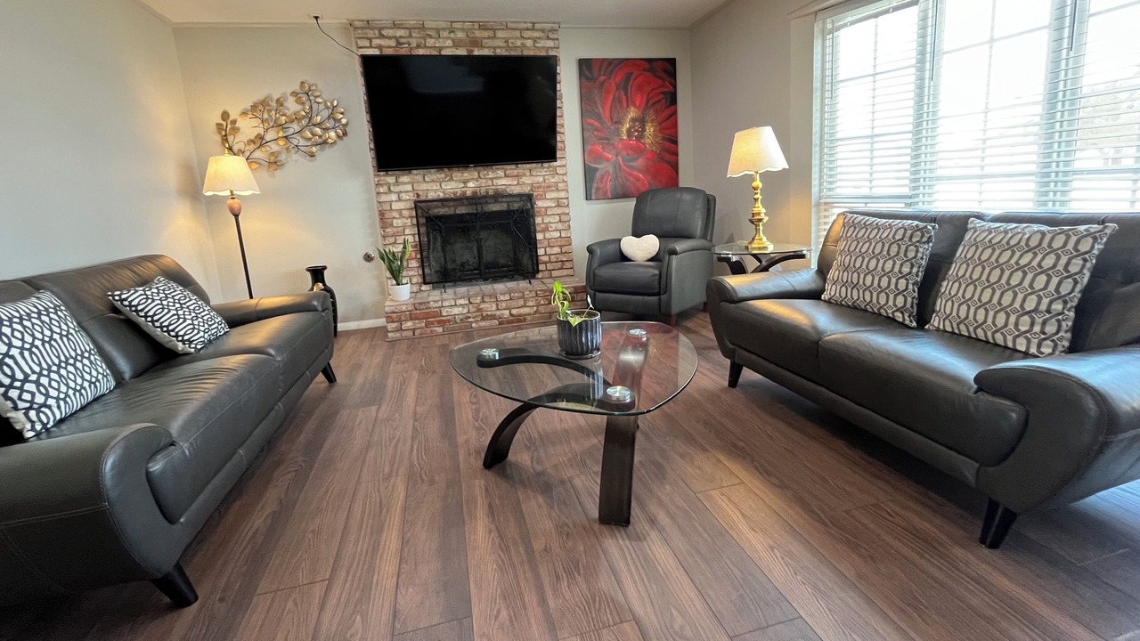 Photo of Livingroom in Biggs Field