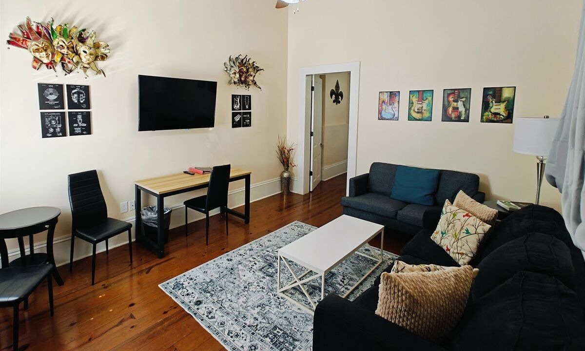 Photo of Livingroom in East Riverside