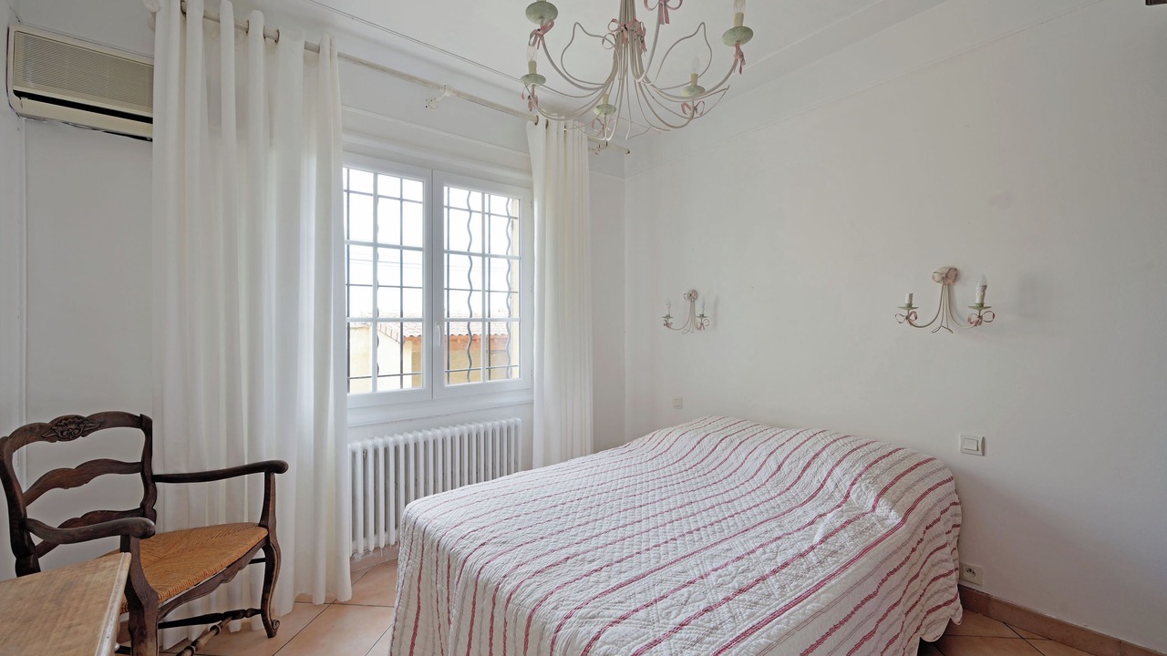 Photo of Bedroom in Saint-Saturnin-les-Avignon