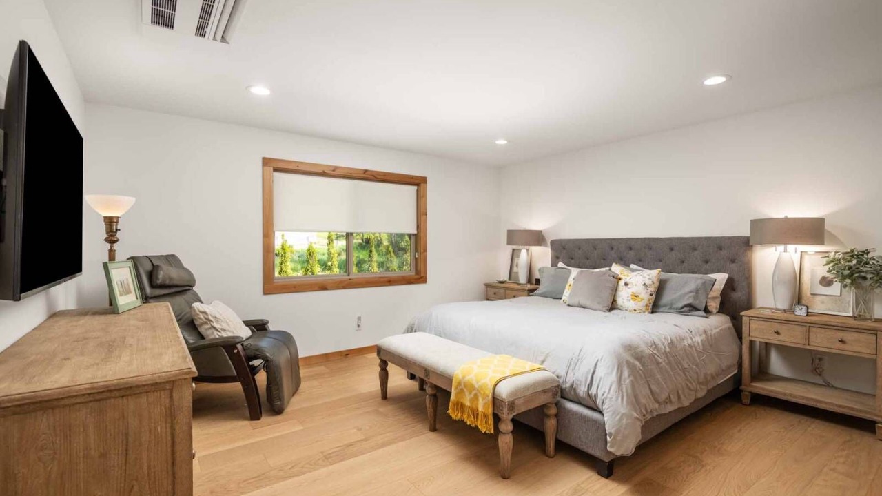 Photo of Bedroom in Neahkahnie Beach