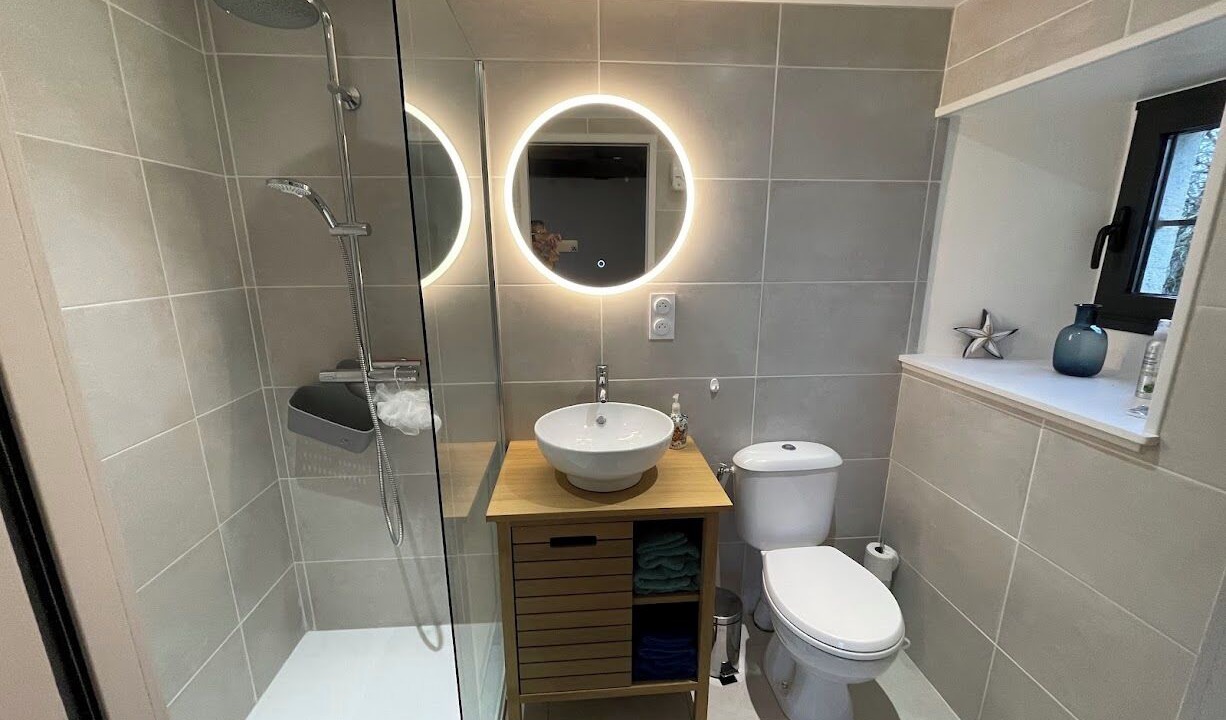 Photo of Bathroom in Sainte-Alauzie